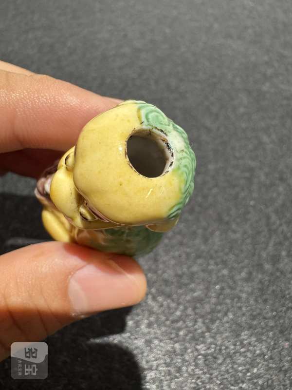 清 太狮少狮素三彩鼻烟壶 - 图7